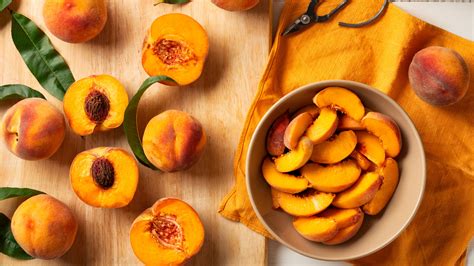 The Benefits of Buying Peaches By The Pound